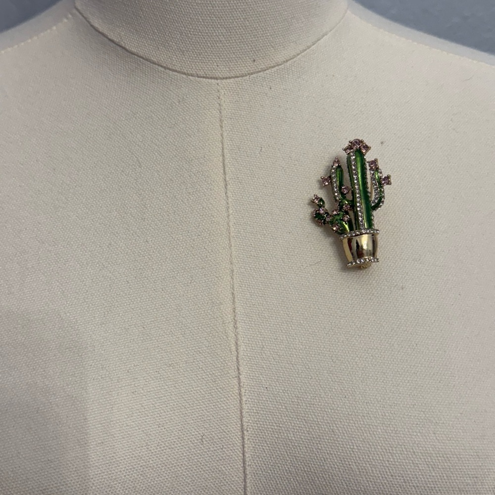 ❤️CACTUS BROOCH❤️
